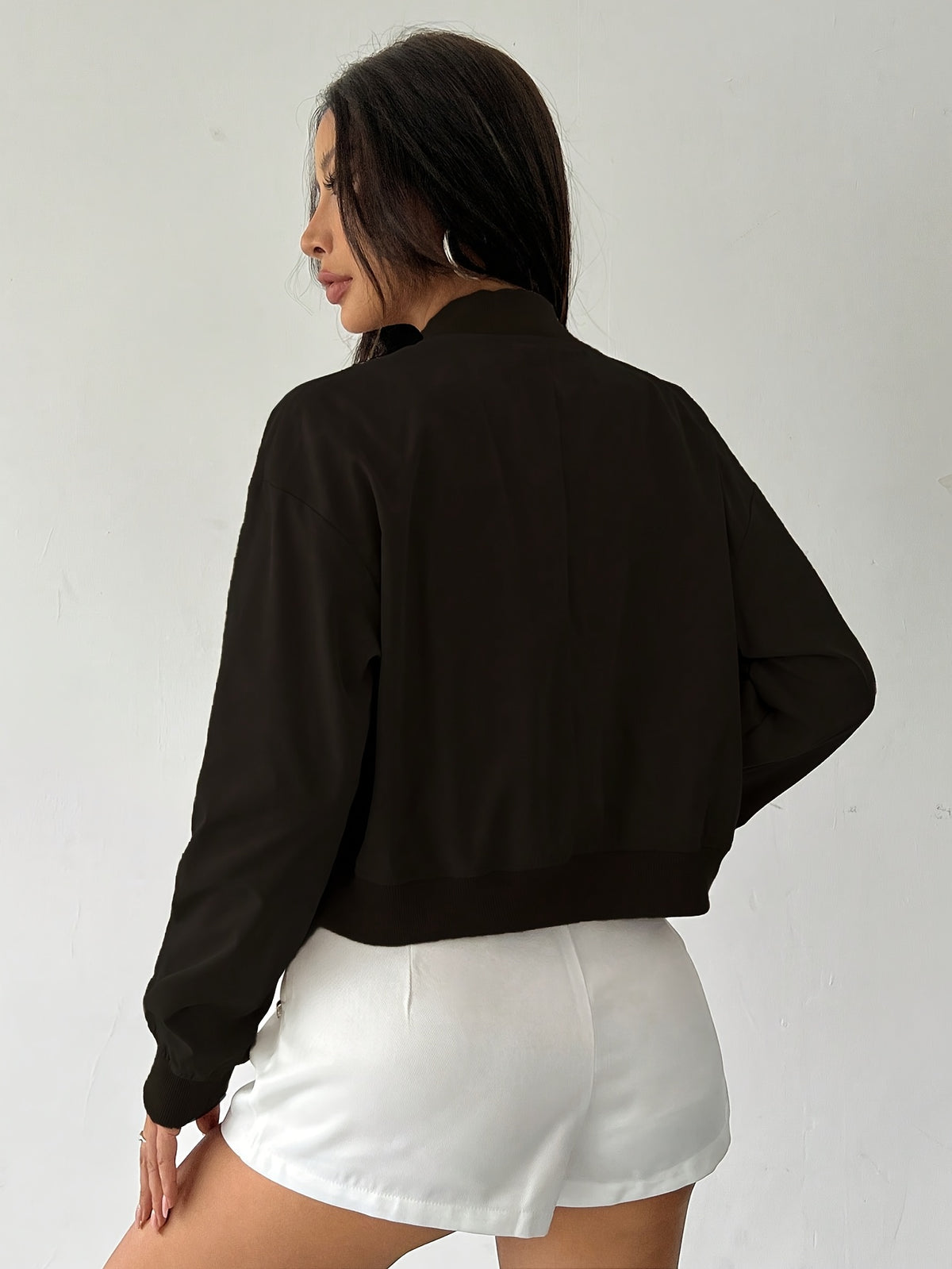 Jaqueta Feminina Cropped com Gola Estilo Bomber Casual