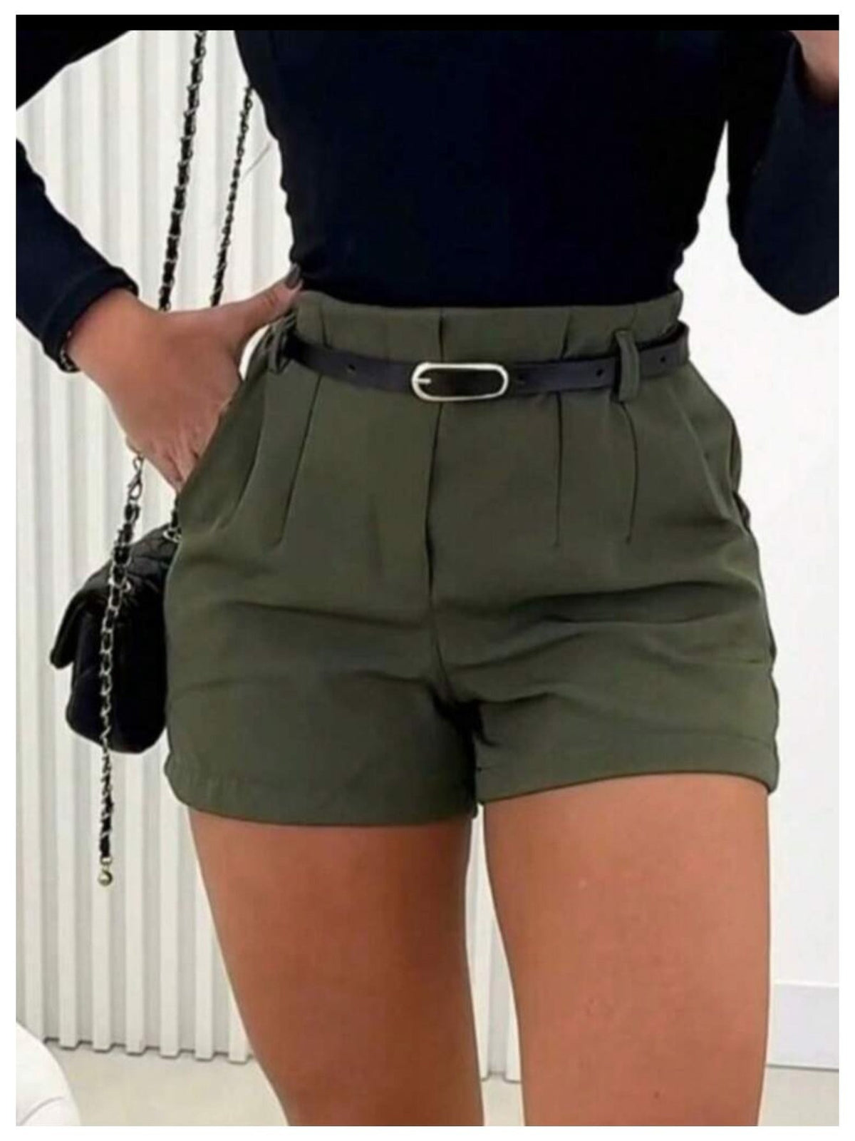 Short Feminino Alfaiataria com Cinto Cintura Alta
