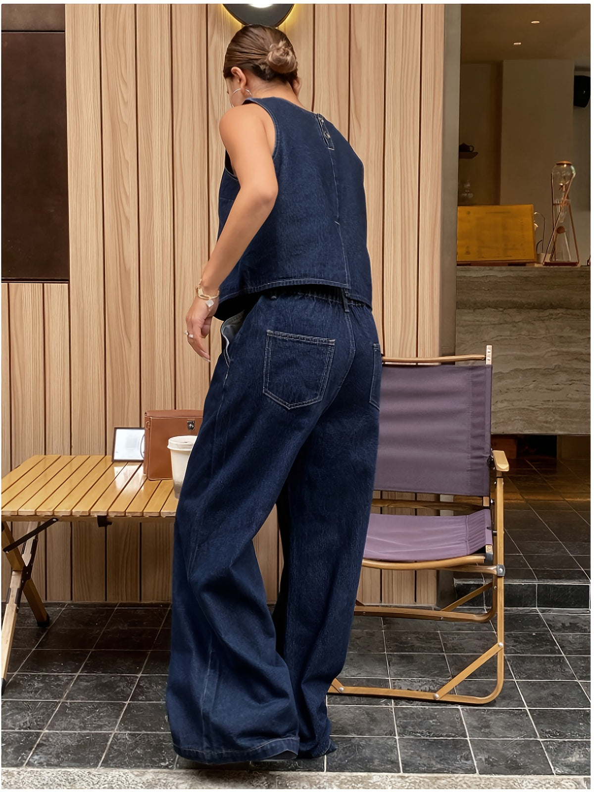 Conjunto Feminino 2 Peças em Denim com Blusa Sem Mangas e Calça Wide Leg