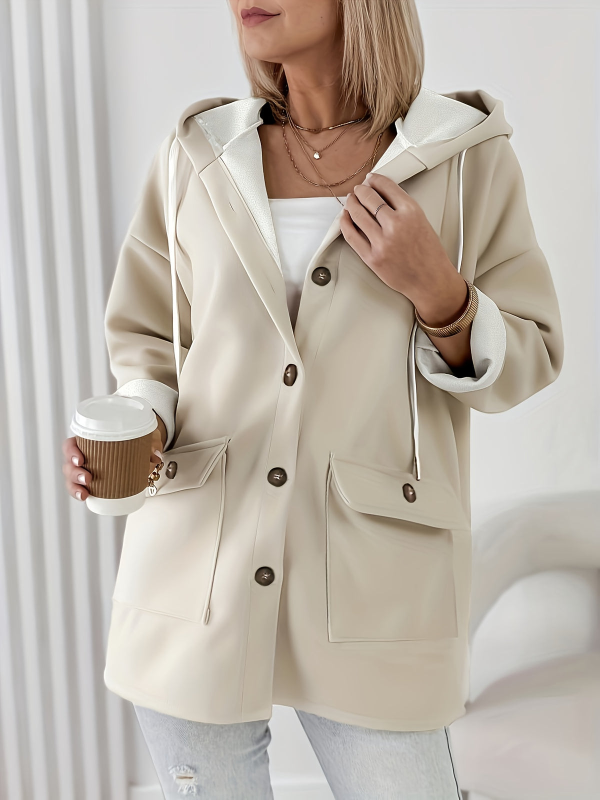 Casaco Feminino Elegante com Capuz e Bolsos para Inverno