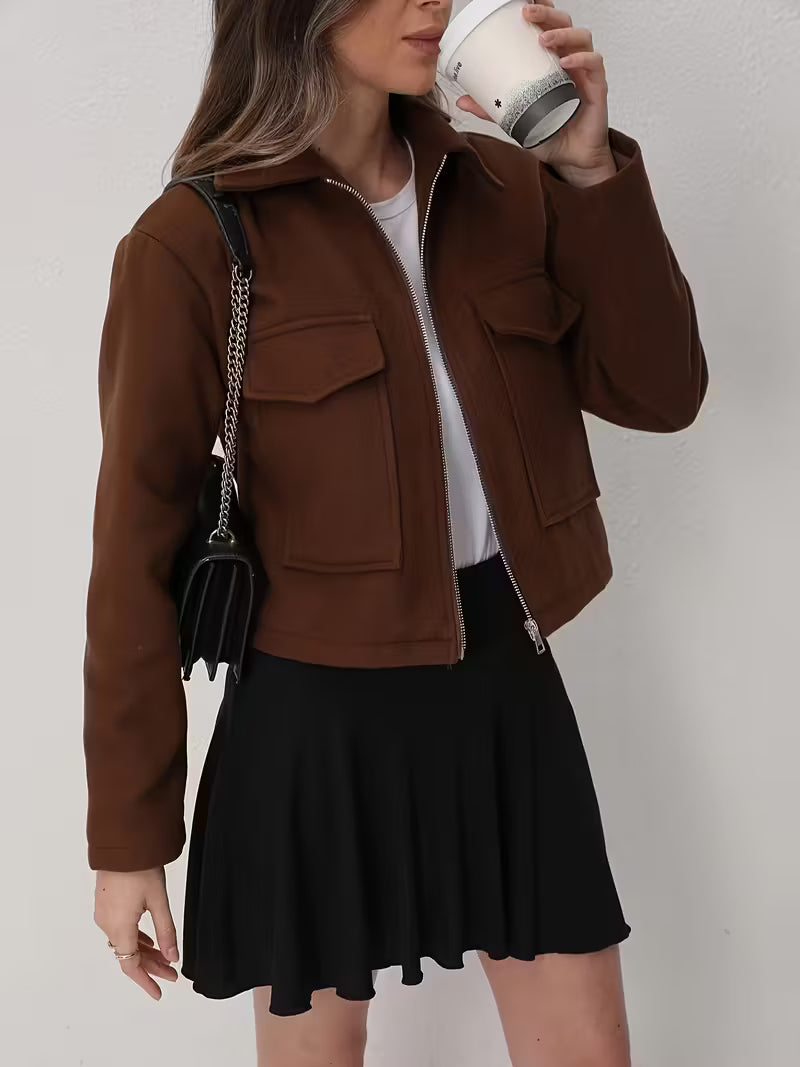 Jaqueta Feminina Curta com Bolsos Frontais e Zíper