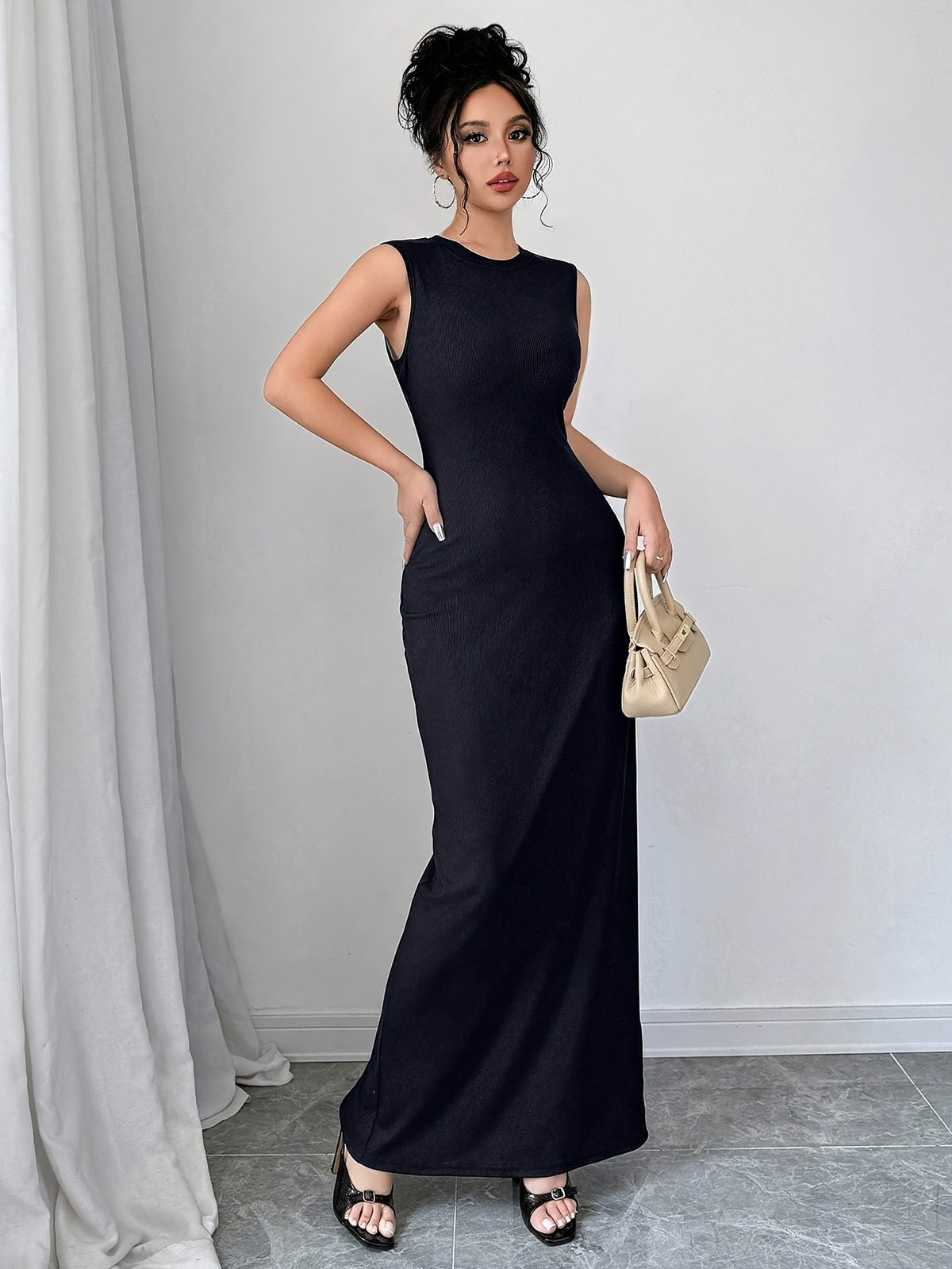 Vestido Maxi Bodycon Sem Mangas Preto Elegante para Festa