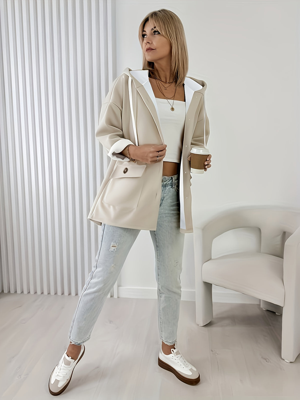 Casaco Feminino Elegante com Capuz e Bolsos para Inverno