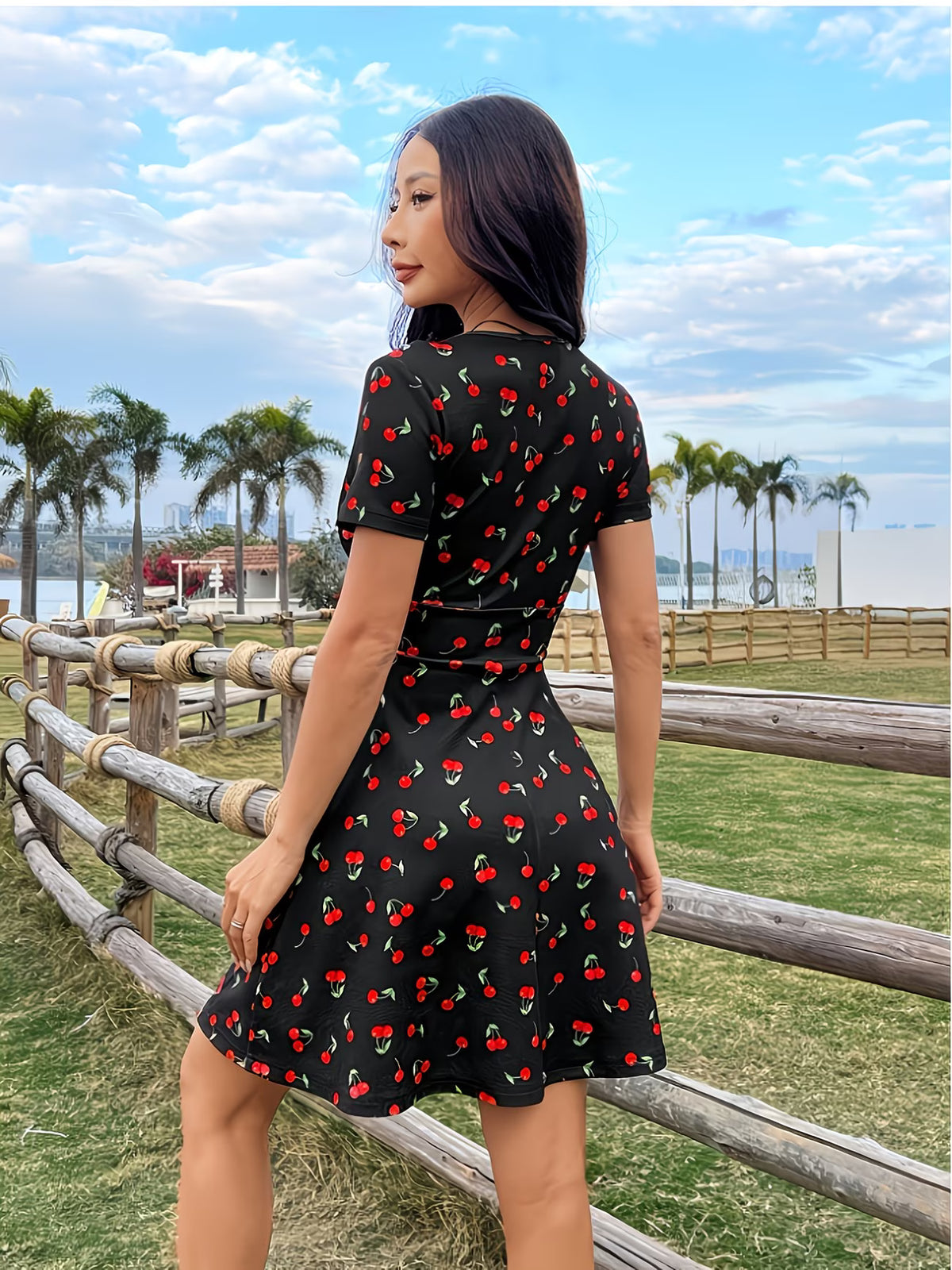 Vestido Curto Evasê Feminino com Estampa de Cereja