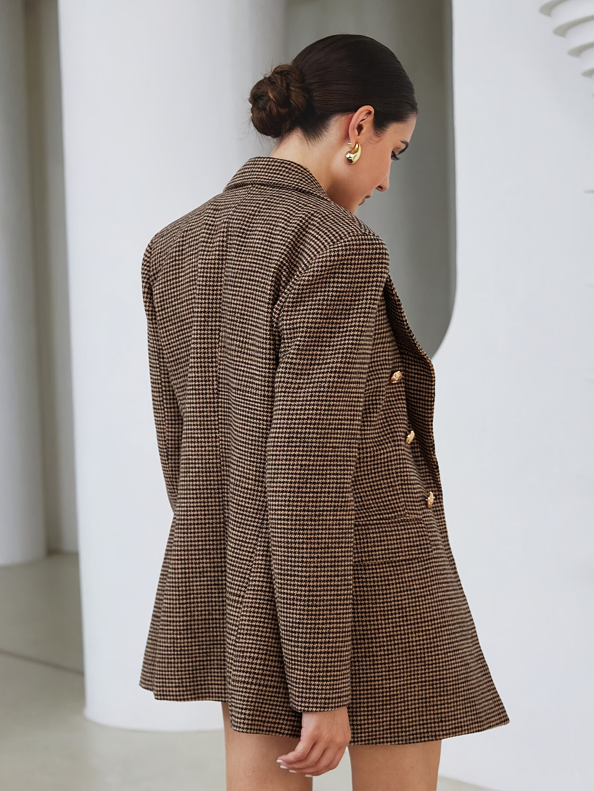Blazer Feminino Xadrez com Abotoadura Dupla Elegante