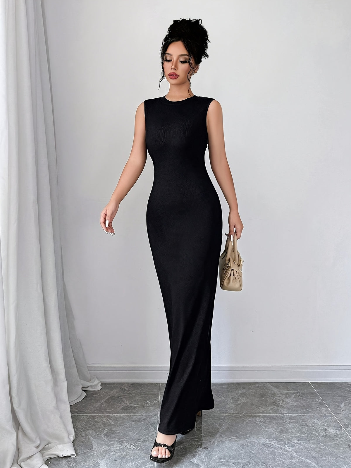 Vestido Maxi Bodycon Sem Mangas Preto Elegante para Festa