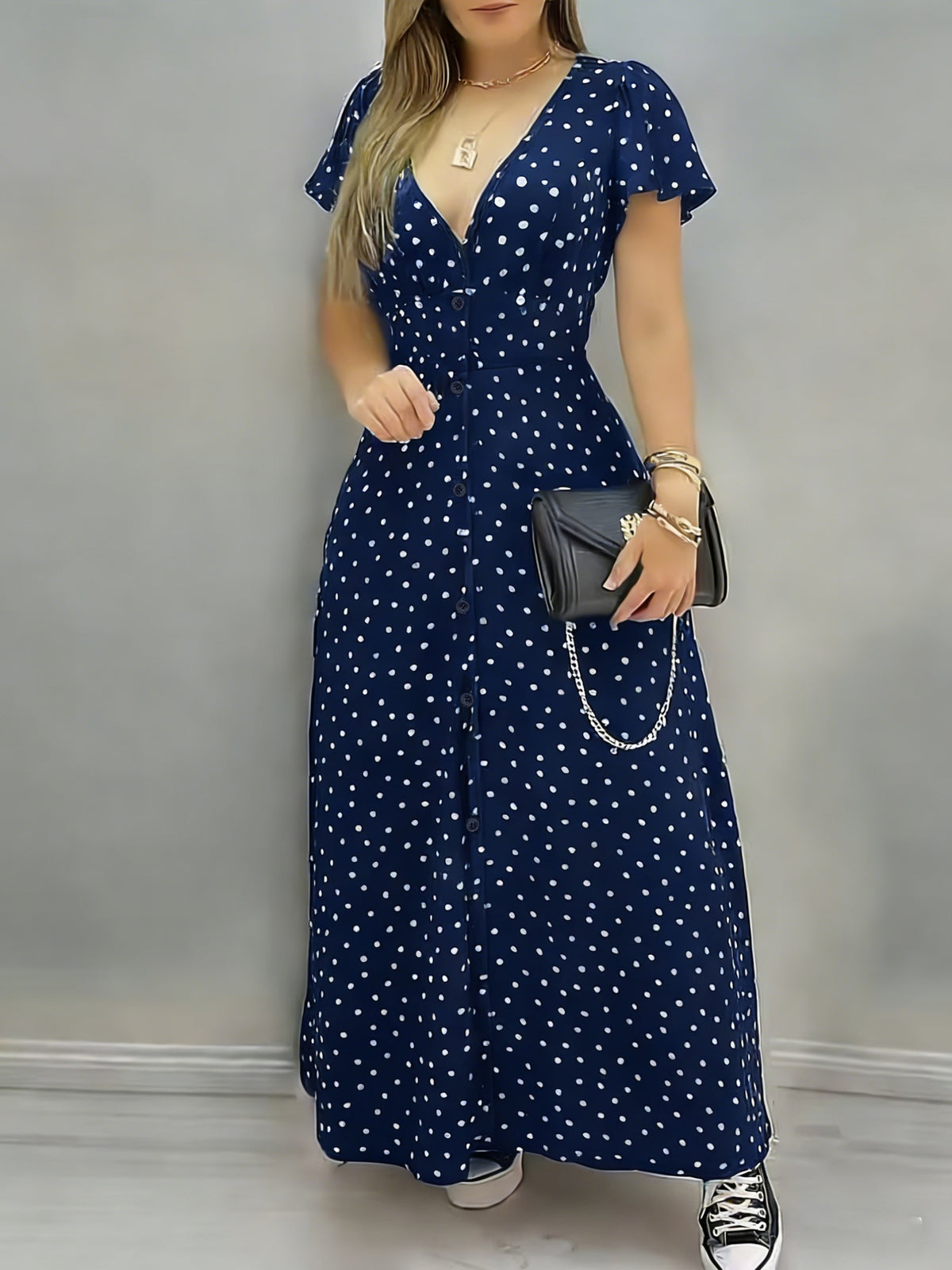 Vestido Longo Poá com Decote V Elegante e Caimento Fluido