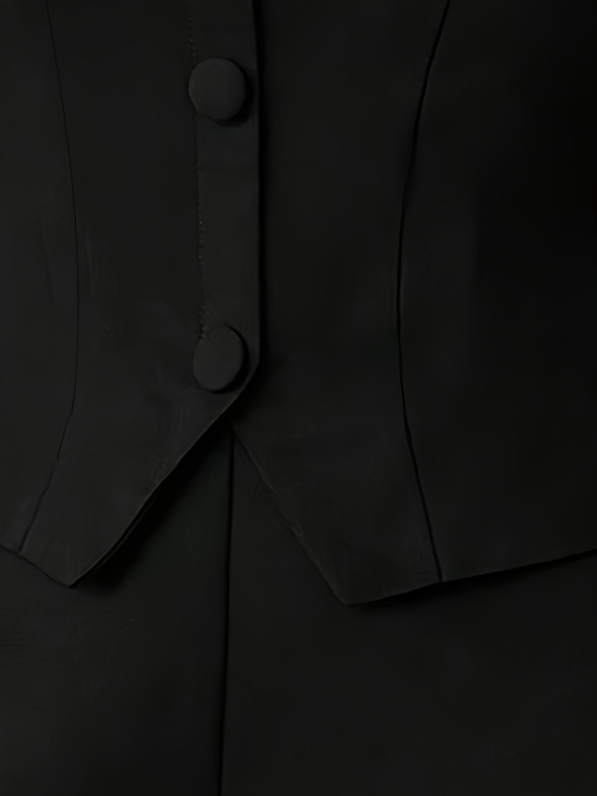 Macacão Feminino Curto Elegante com Decote Coração