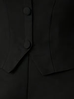 Macacão Feminino Curto Elegante com Decote Coração