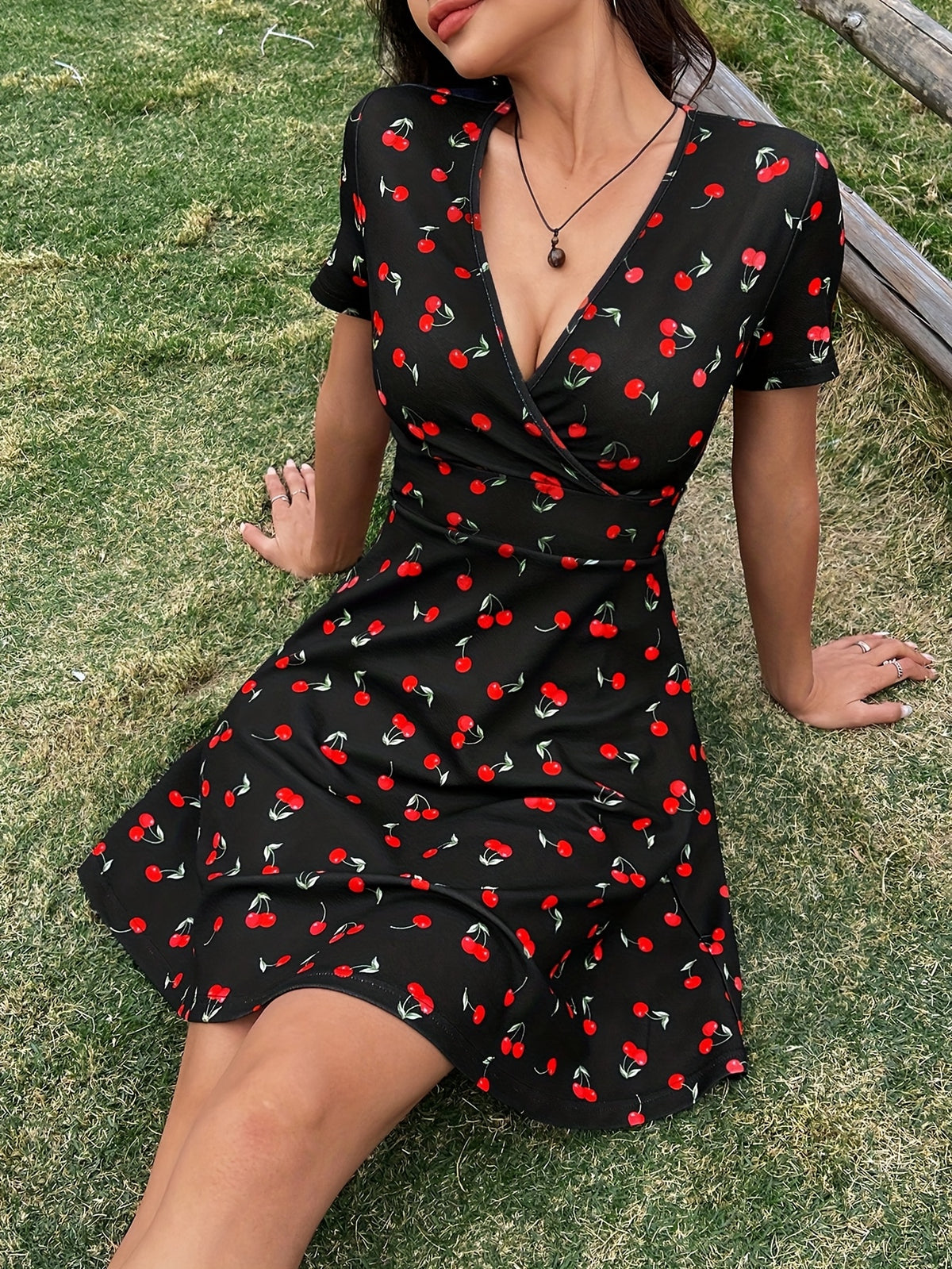 Vestido Curto Evasê Feminino com Estampa de Cereja