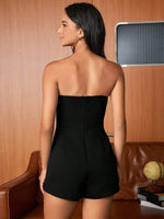 Macacão Feminino Curto Elegante com Decote Coração