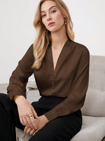 Blusa Feminina de Cetim Manga Longa Decote V Elegante
