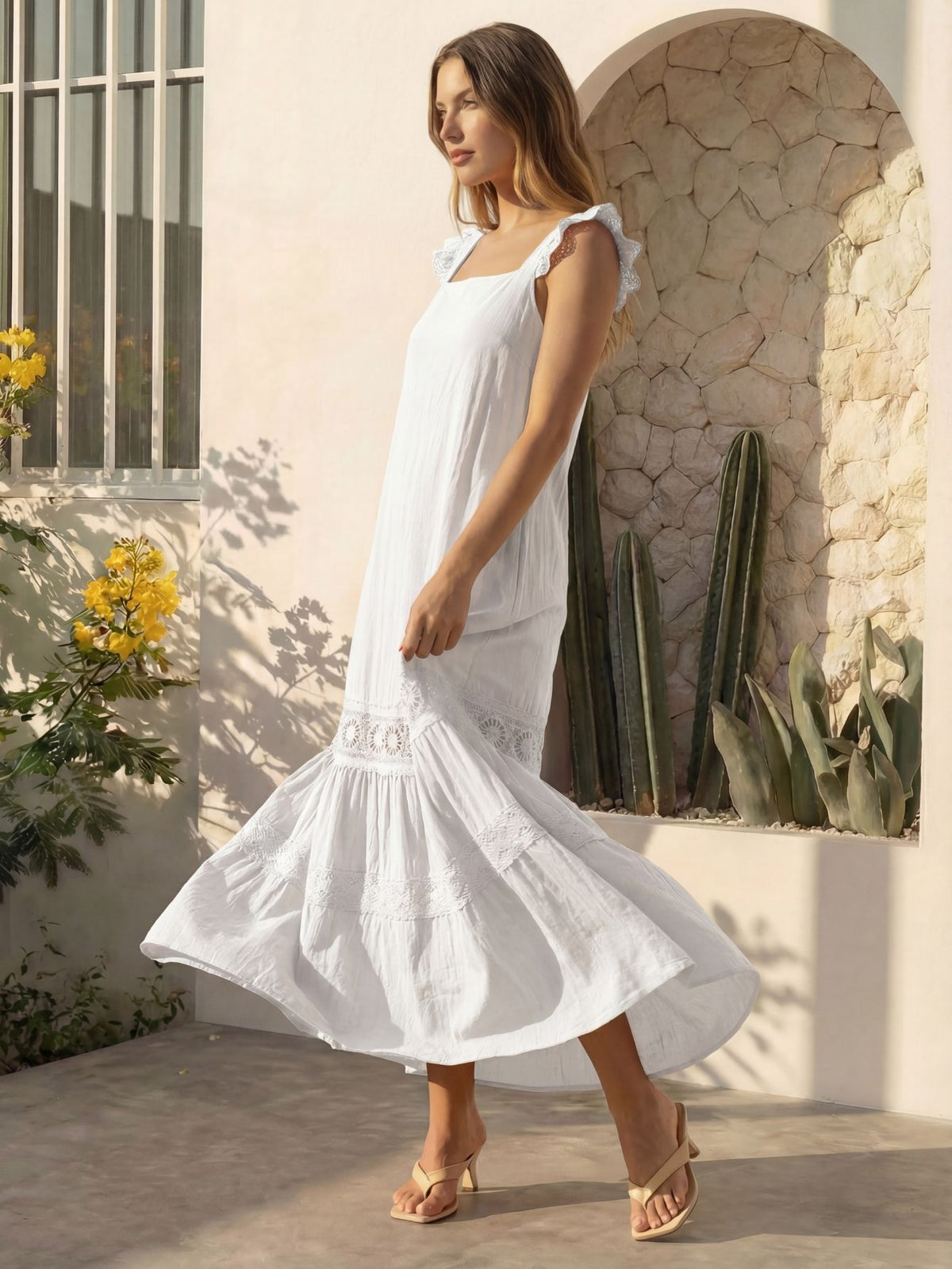 Vestido Longo Feminino de Alça com Decote Quadrado e Saia em Camadas