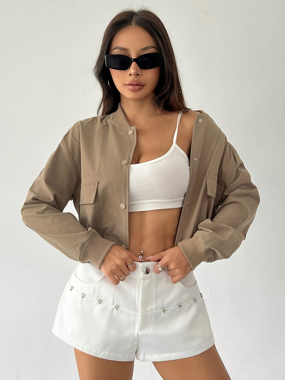Jaqueta Feminina Cropped com Gola Estilo Bomber Casual