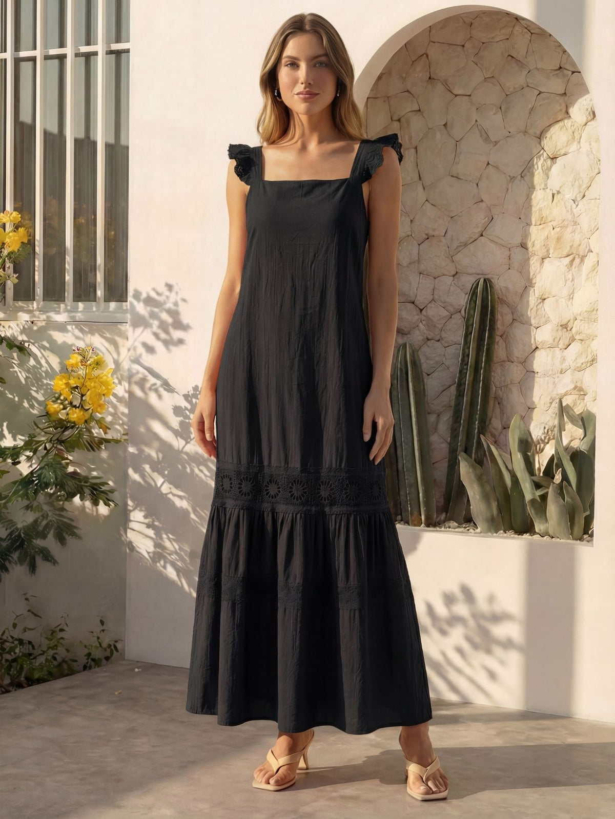 Vestido Longo Feminino de Alça com Decote Quadrado e Saia em Camadas