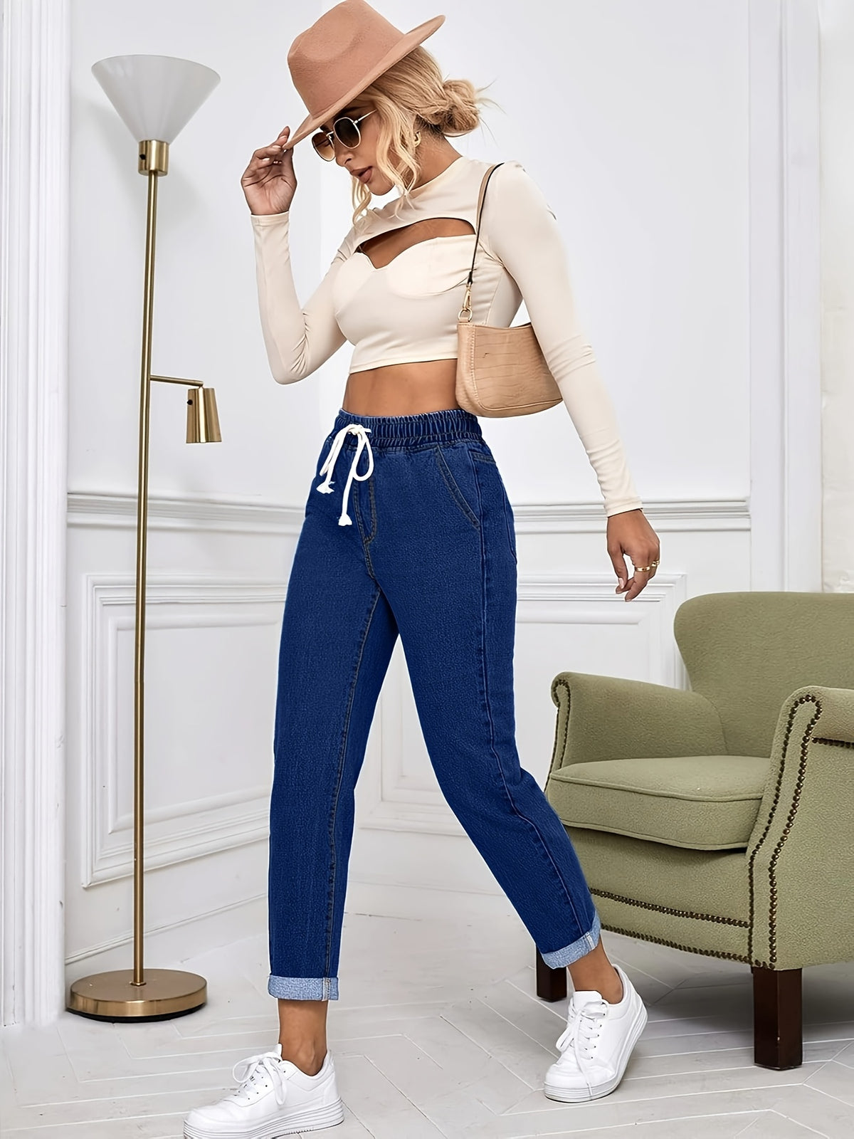 Calça Jeans Feminina Cintura Elástica com Barra Dobrada Azul