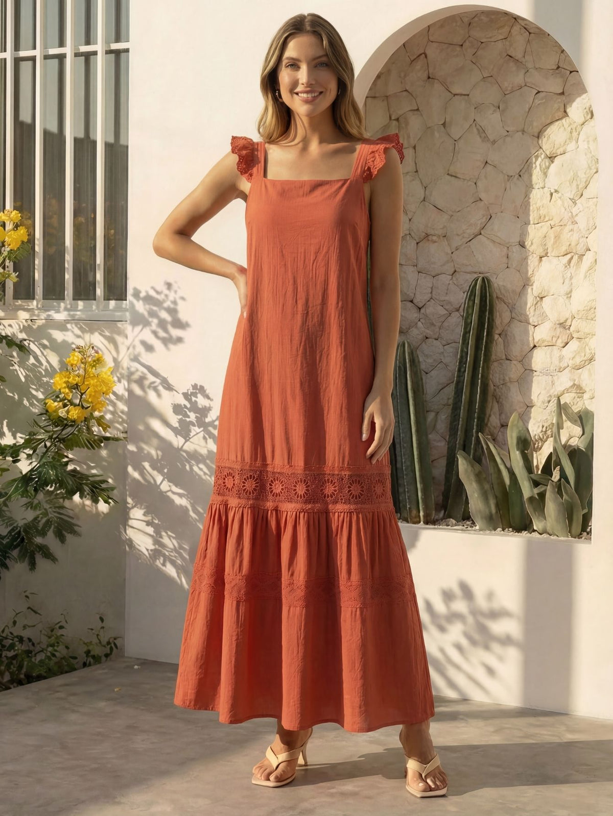Vestido Longo Feminino de Alça com Decote Quadrado e Saia em Camadas
