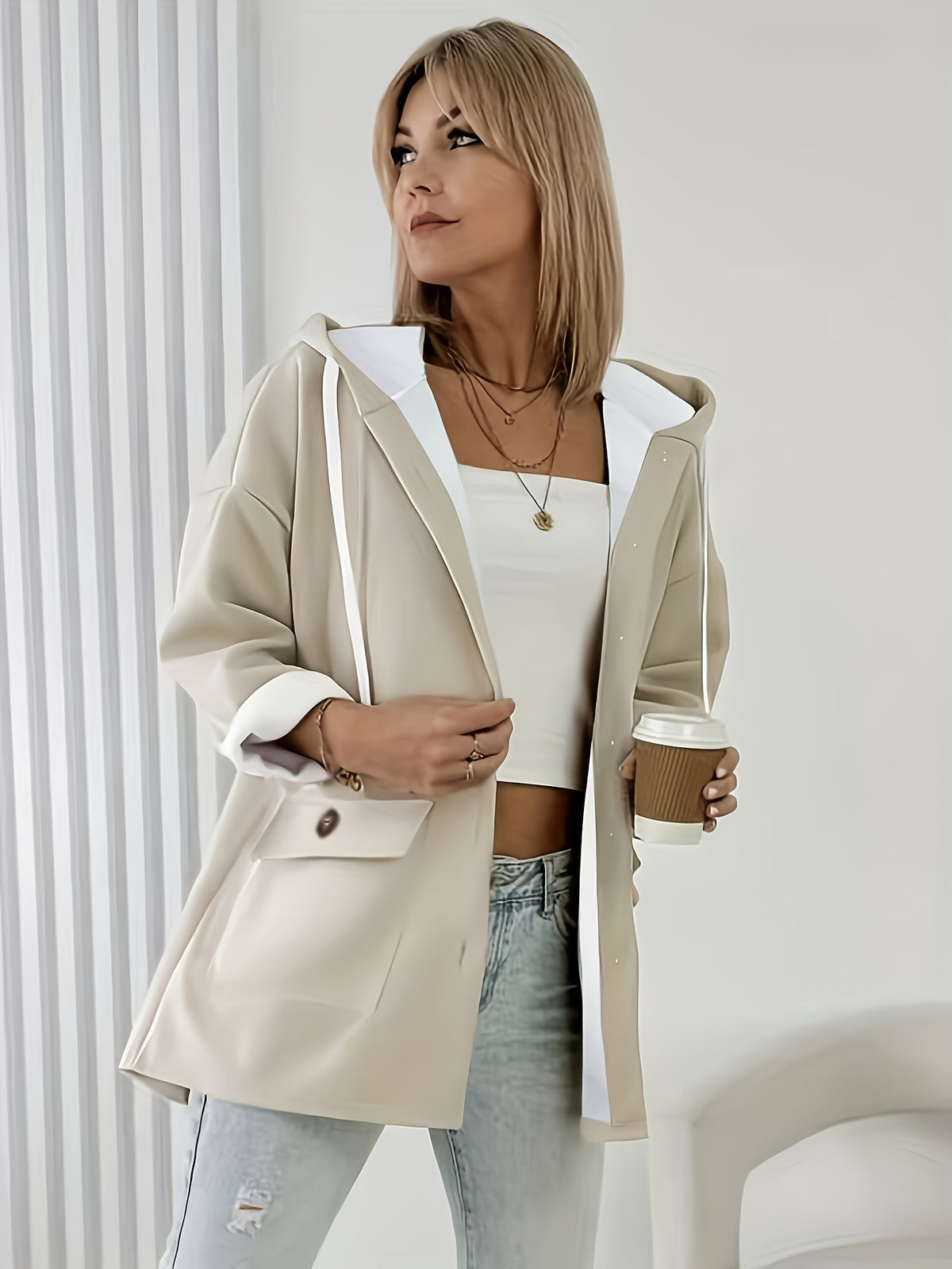 Casaco Feminino Elegante com Capuz e Bolsos para Inverno