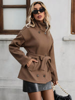 Casaco Feminino Curto com Cinto e Botões Elegante