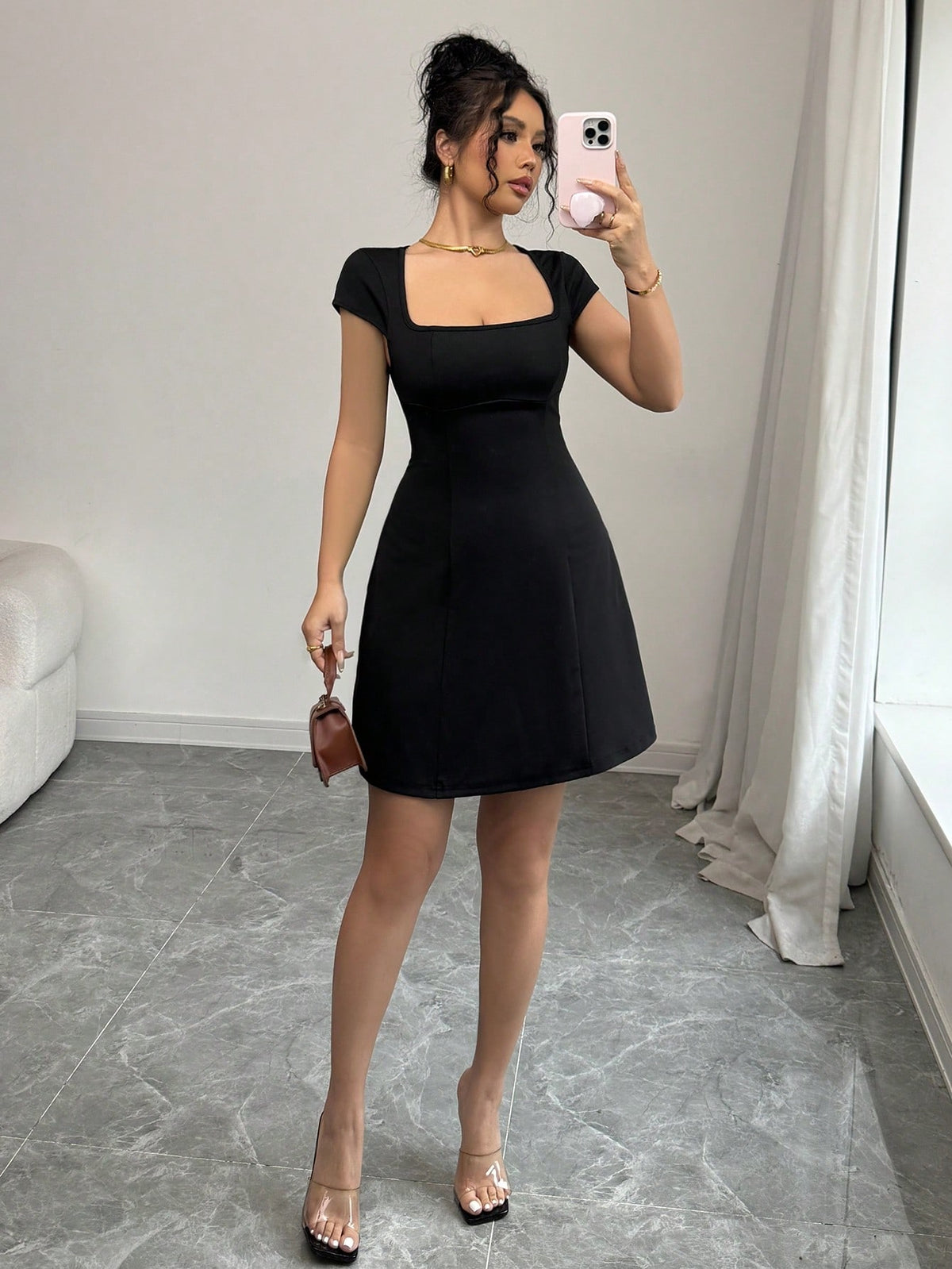 Vestido Curto Evasê Preto Feminino Versátil