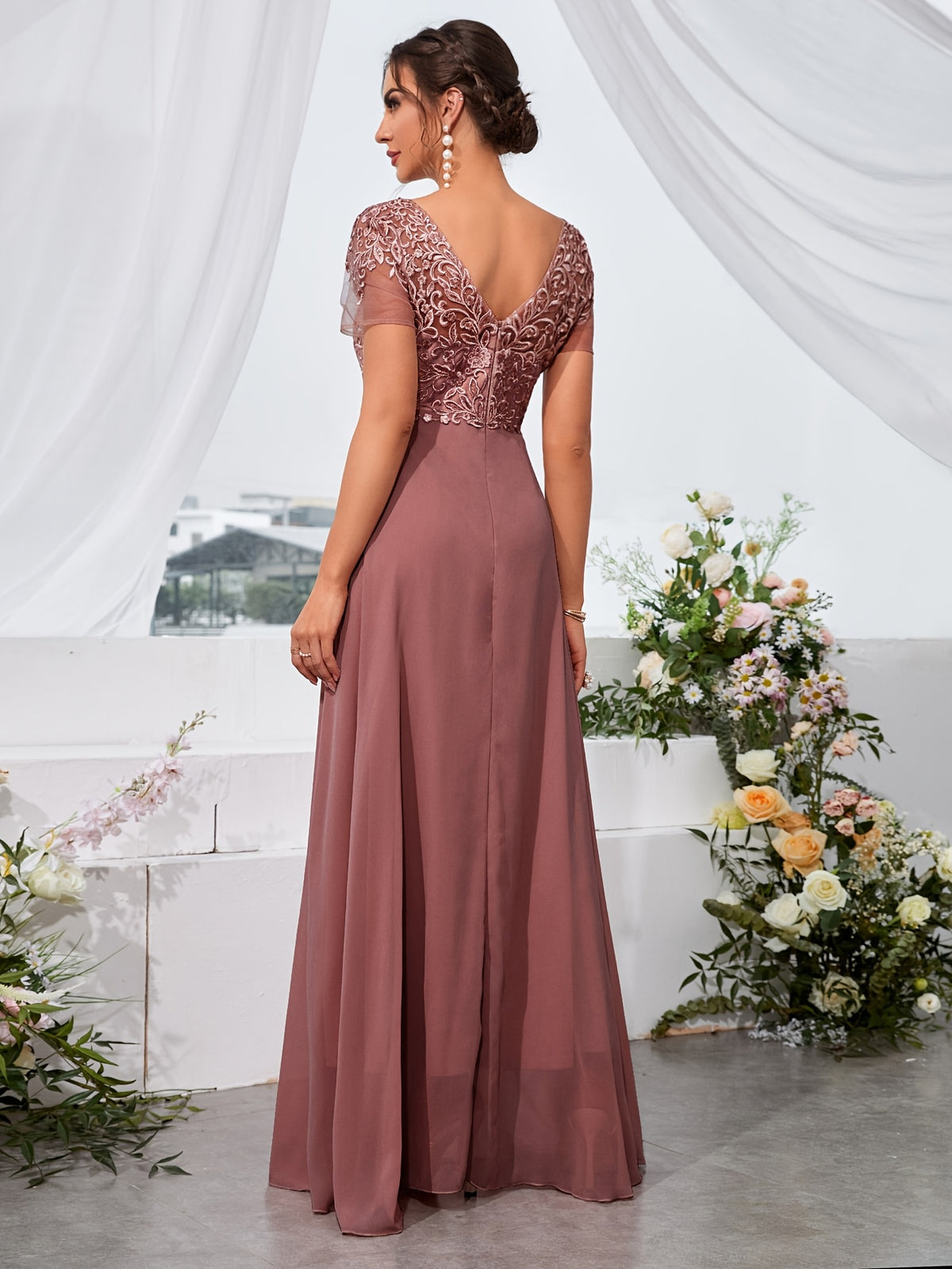 Vestido Chiffon Floral Bordado com Saia Flutuante para Festa