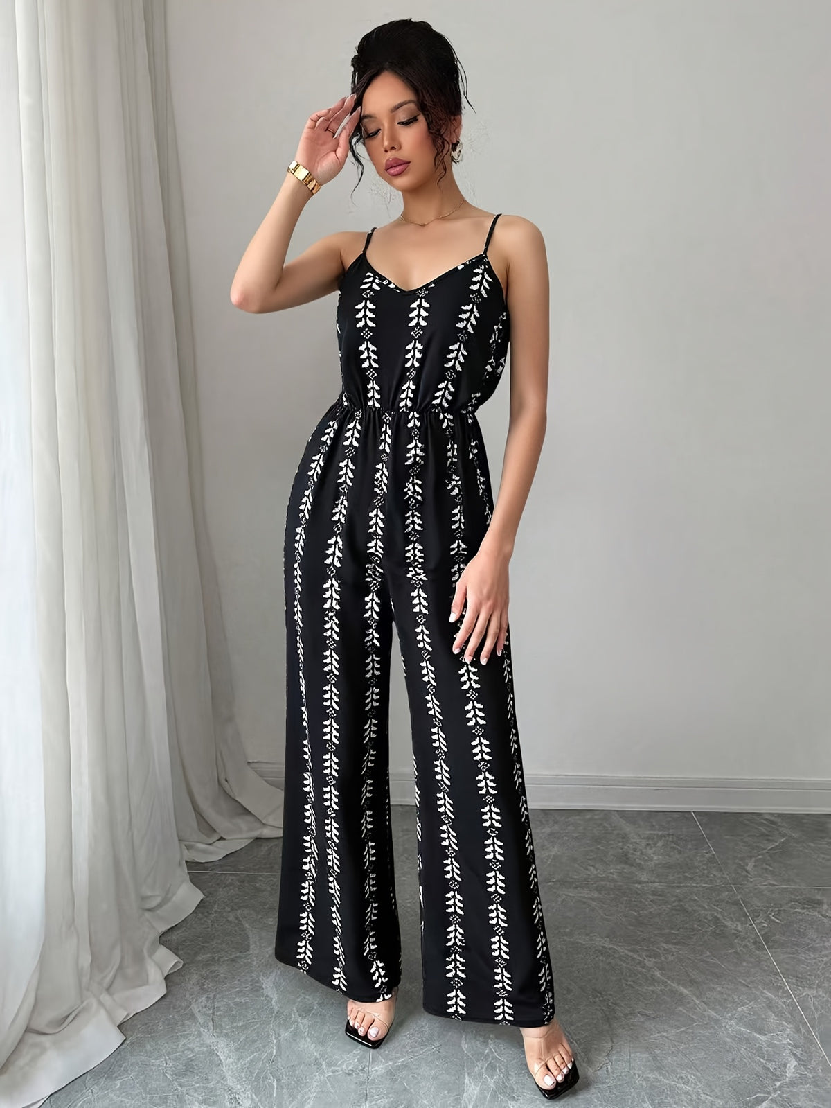 Macacão Feminino Elegante de Perna Larga com Decote em V e Alças Ajustáveis