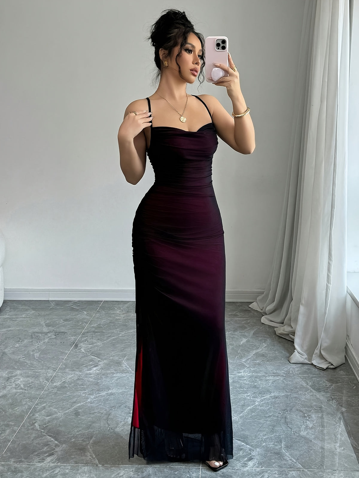 Vestido Longo Elegante com Costas Cruzadas e Alças Finas