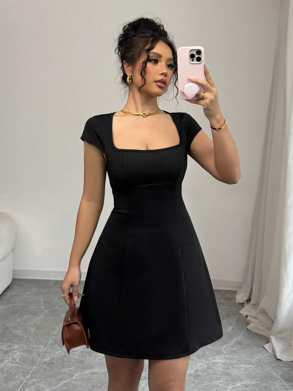 Vestido Curto Evasê Preto Feminino Versátil